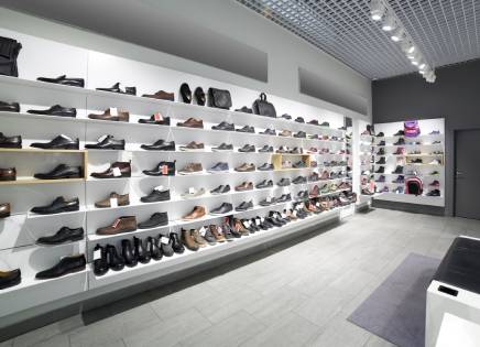 Symphony cooler for footwear retail showroom